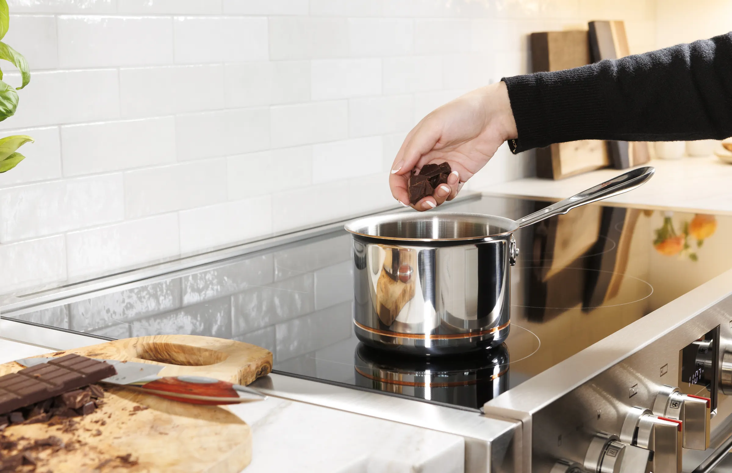 Fulgor Milano professional range in a modern kitchen